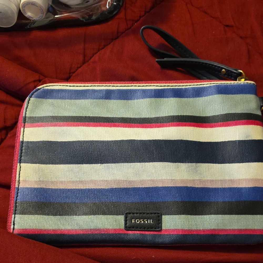 FOSSIL STRIPED WRISTLET CLUTCH